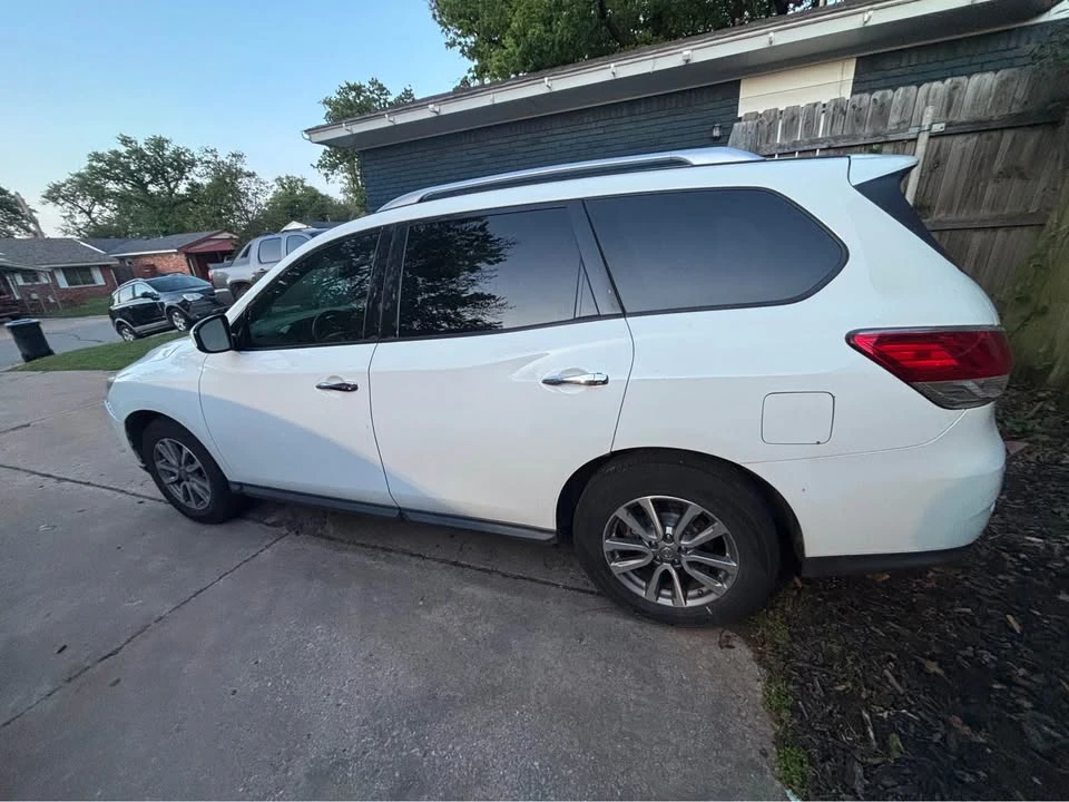 2016 Nissan Pathfinder 4th Gen - Image 4 of 8