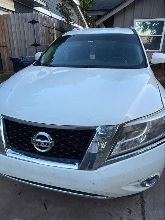 2016 Nissan Pathfinder 4th Gen - Image 2 of 8