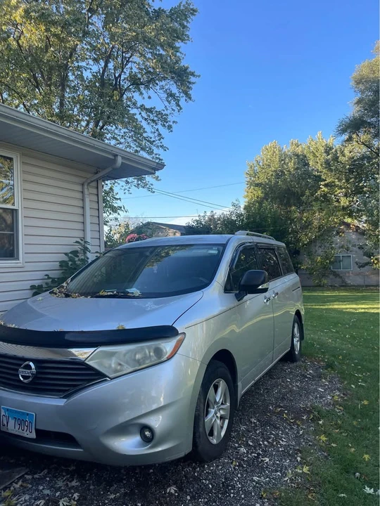 2016 Nissan Quest - Image 2 of 3