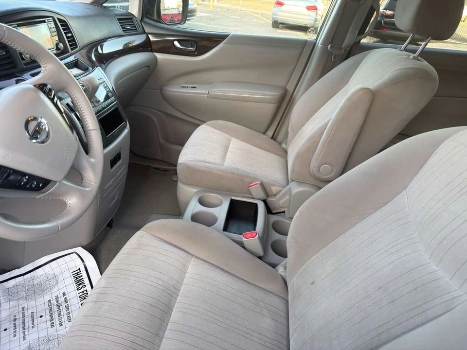 2016 Nissan Quest - Image 10 of 17