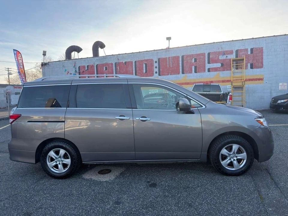 2016 Nissan Quest - Image 4 of 17