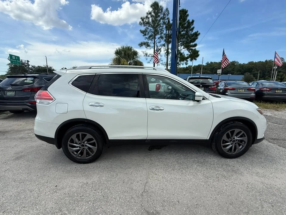 2016 Nissan Rogue - Image 8 of 20