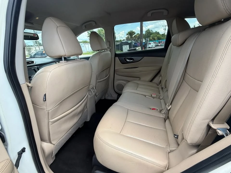 2016 Nissan Rogue - Image 14 of 20