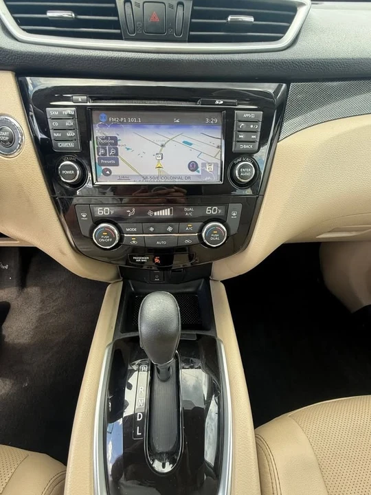 2016 Nissan Rogue - Image 9 of 20