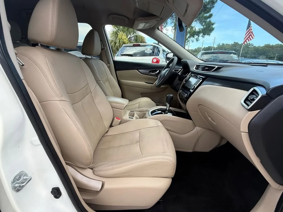 2016 Nissan Rogue - Image 16 of 20