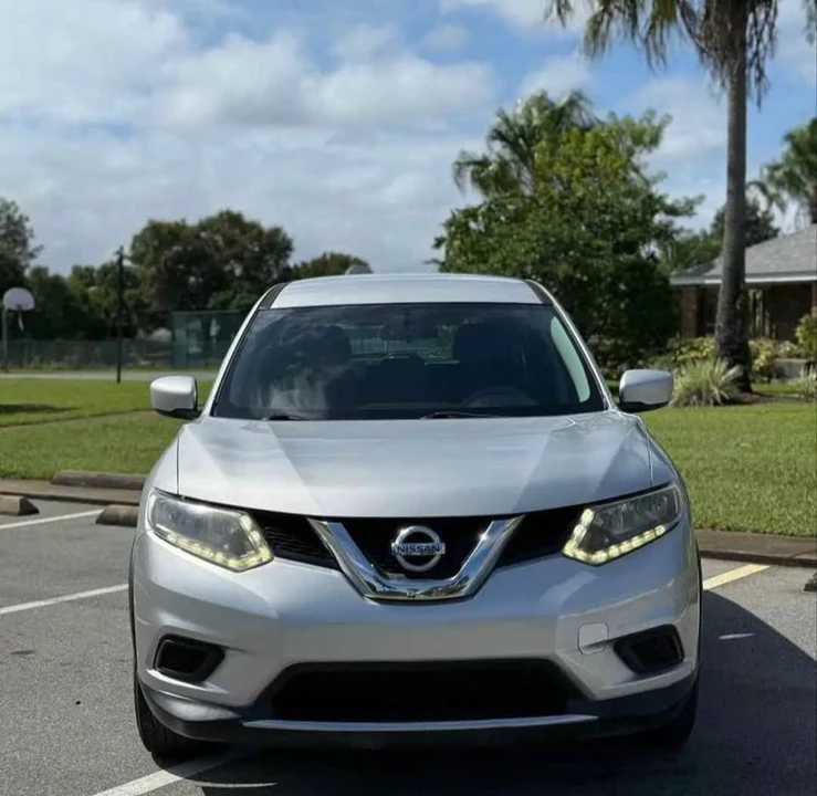 2016 Nissan Rogue - Image 2 of 4