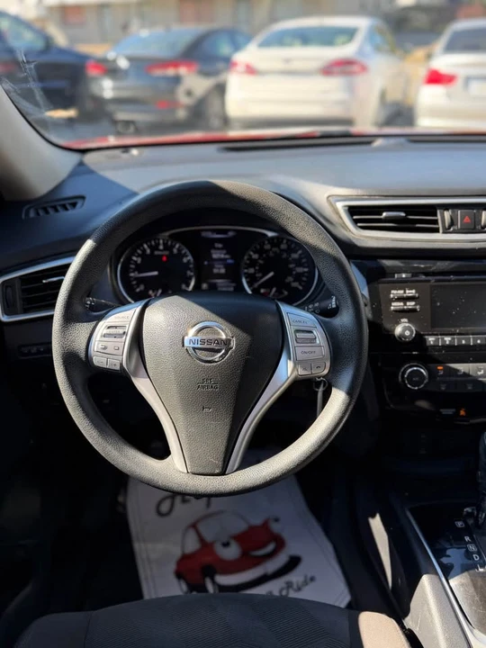 2016 Nissan Rogue - Image 15 of 16