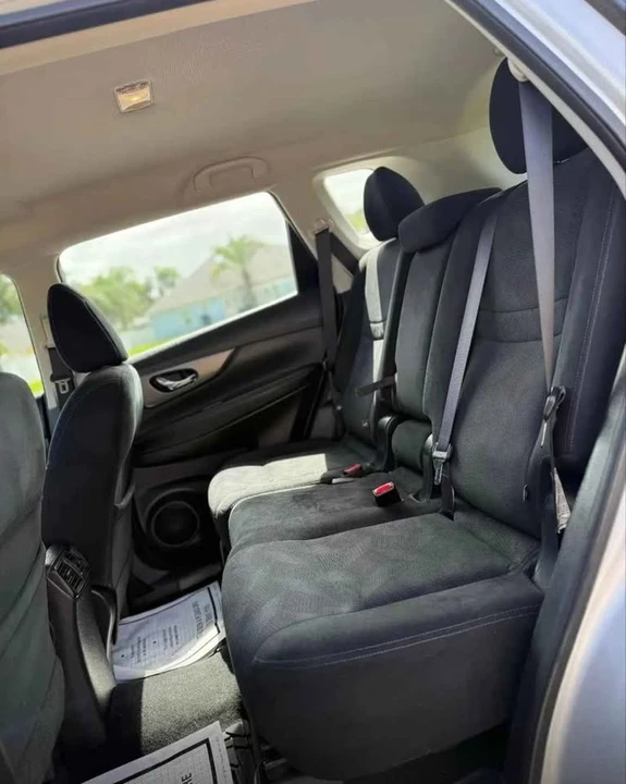 2016 Nissan Rogue - Image 4 of 4