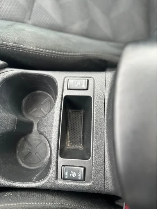 2016 Nissan Rogue - Image 11 of 16