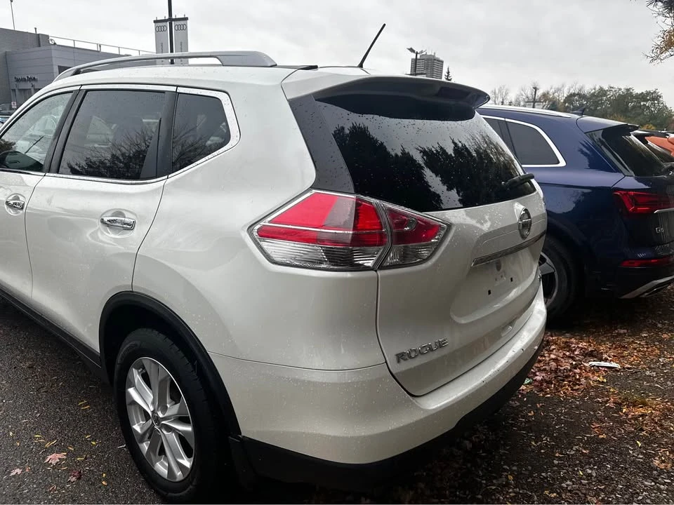 2016 Nissan Rogue - Image 4 of 12