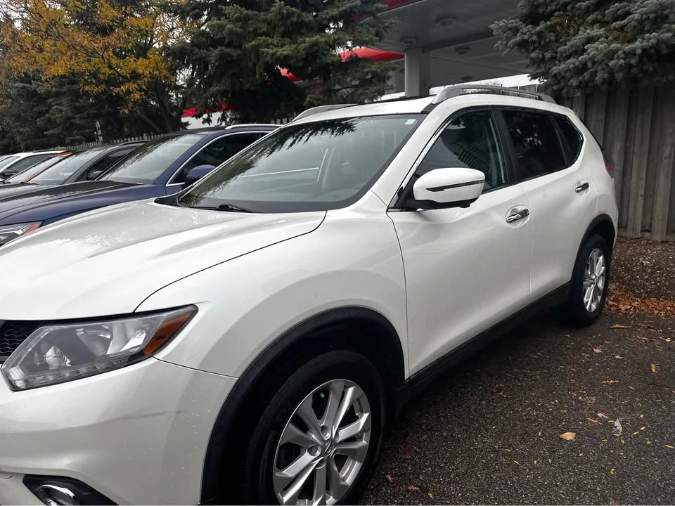 2016 Nissan Rogue - Image 3 of 12