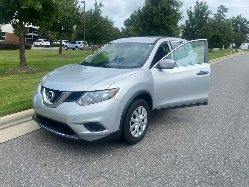 2016 Nissan Rogue - Image 14 of 20