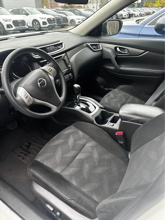 2016 Nissan Rogue - Image 6 of 12