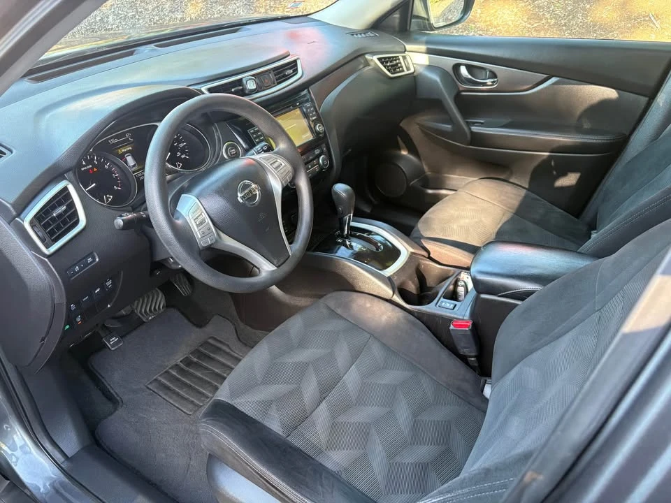 2016 Nissan Rogue - Image 6 of 9