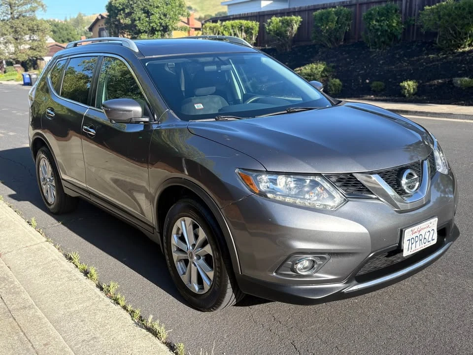 2016 Nissan Rogue - Image 2 of 9