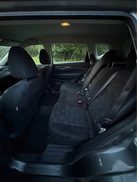 2016 Nissan Rogue - Image 8 of 10