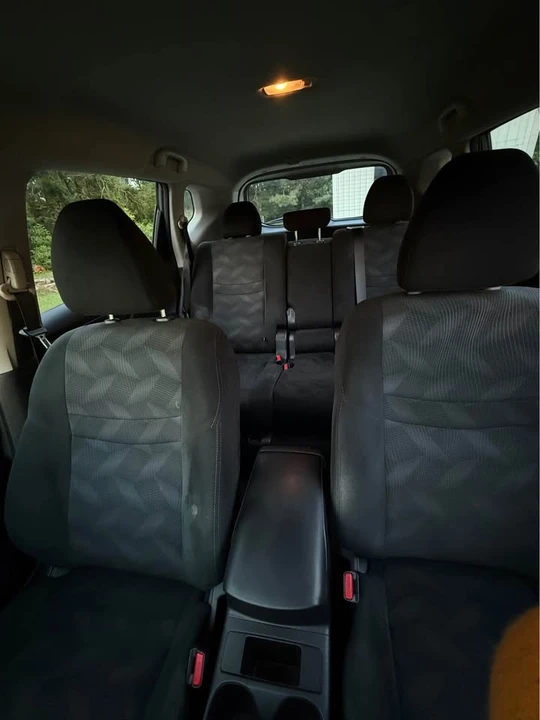 2016 Nissan Rogue - Image 4 of 10