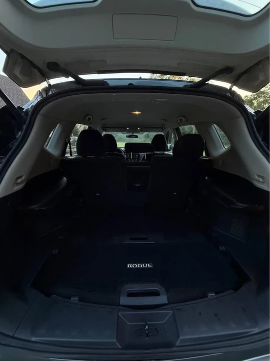 2016 Nissan Rogue - Image 7 of 10
