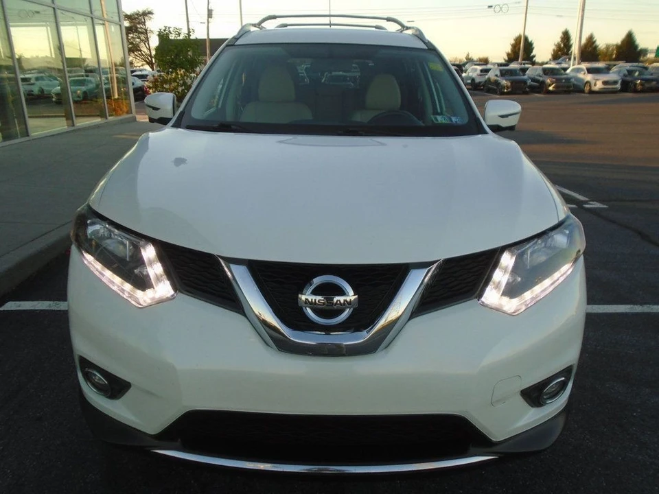 2016 Nissan Rogue - Image 9 of 12