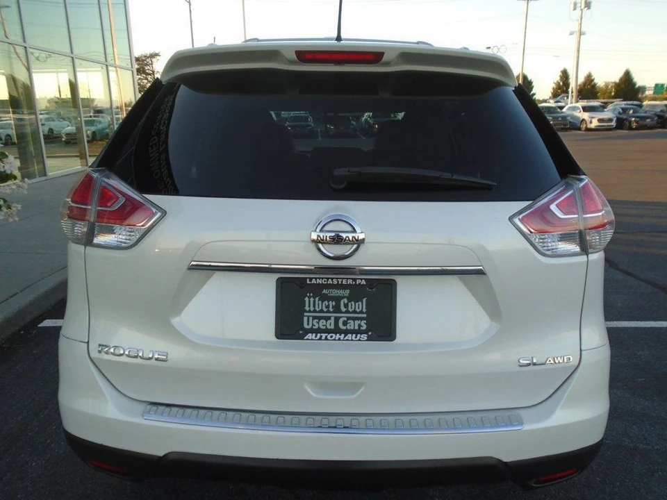 2016 Nissan Rogue - Image 5 of 12
