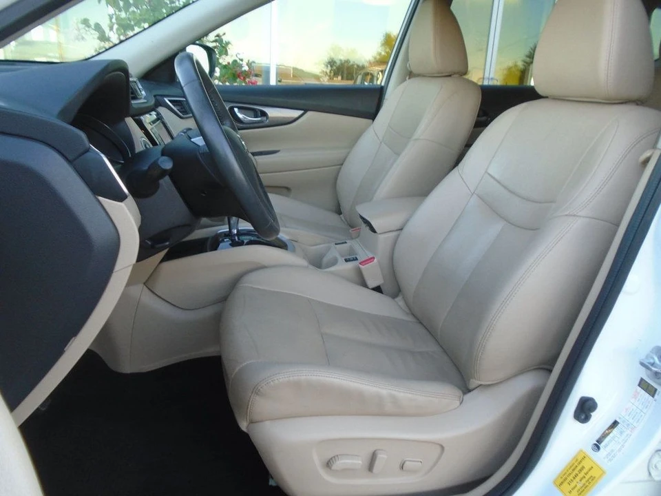 2016 Nissan Rogue - Image 11 of 12