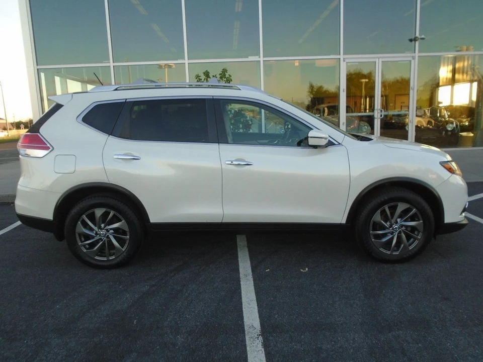 2016 Nissan Rogue - Image 3 of 12