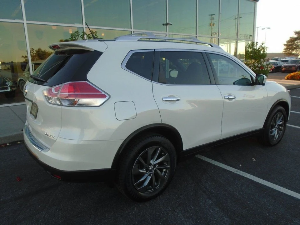 2016 Nissan Rogue - Image 4 of 12