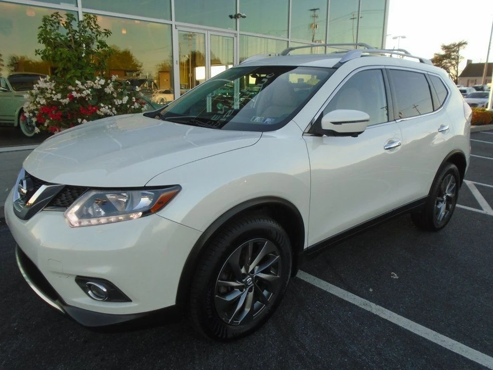 2016 Nissan Rogue - Image 8 of 12