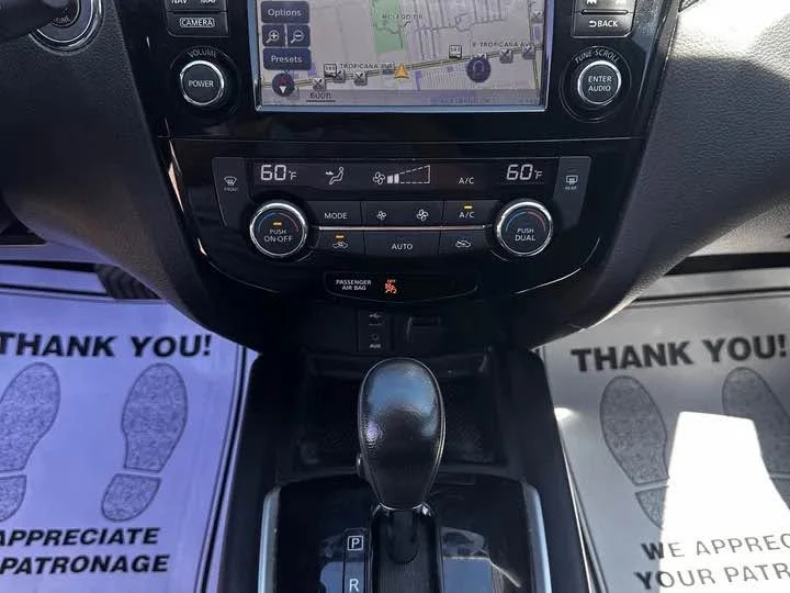 2016 Nissan Rogue - Image 17 of 18