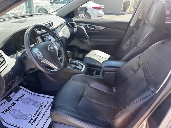 2016 Nissan Rogue - Image 9 of 18