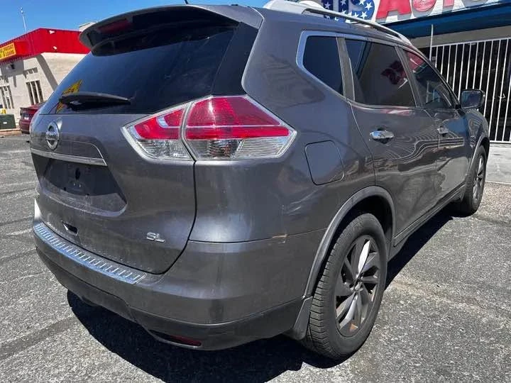 2016 Nissan Rogue - Image 5 of 18