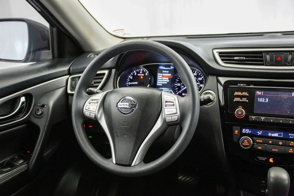 2016 Nissan Rogue - Image 4 of 12