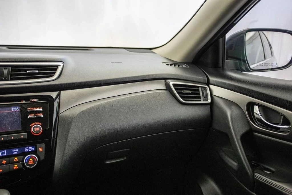2016 Nissan Rogue - Image 5 of 12