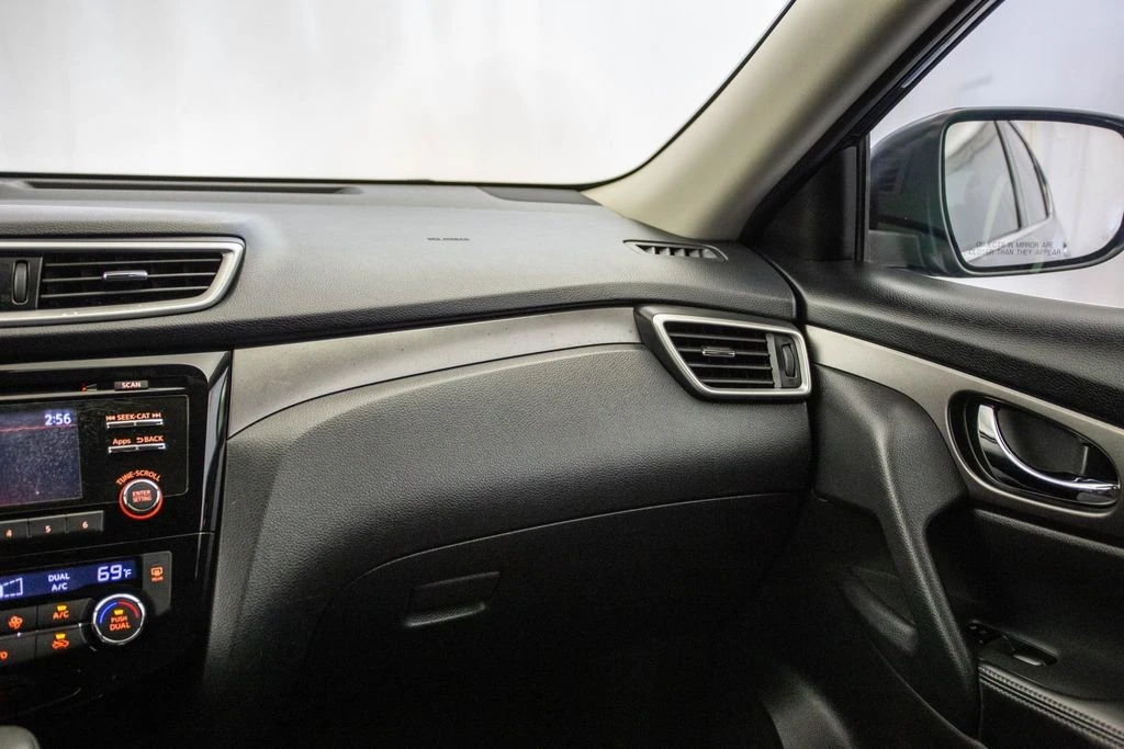 2016 Nissan Rogue - Image 5 of 12