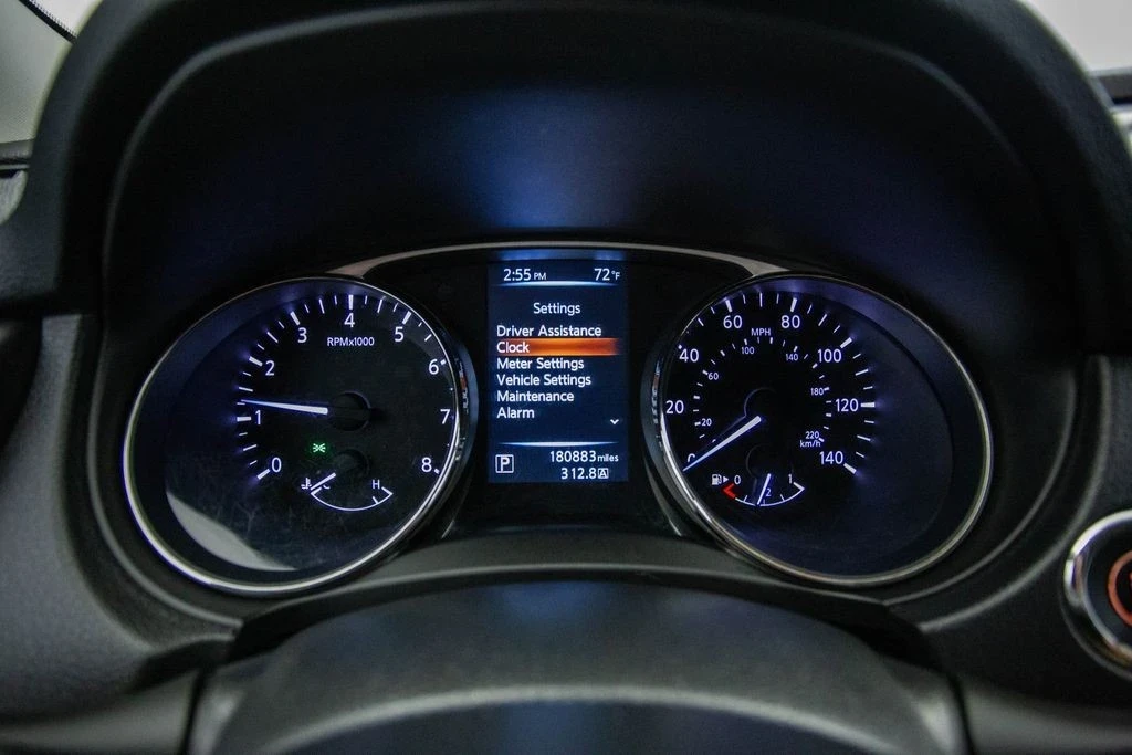 2016 Nissan Rogue - Image 8 of 12
