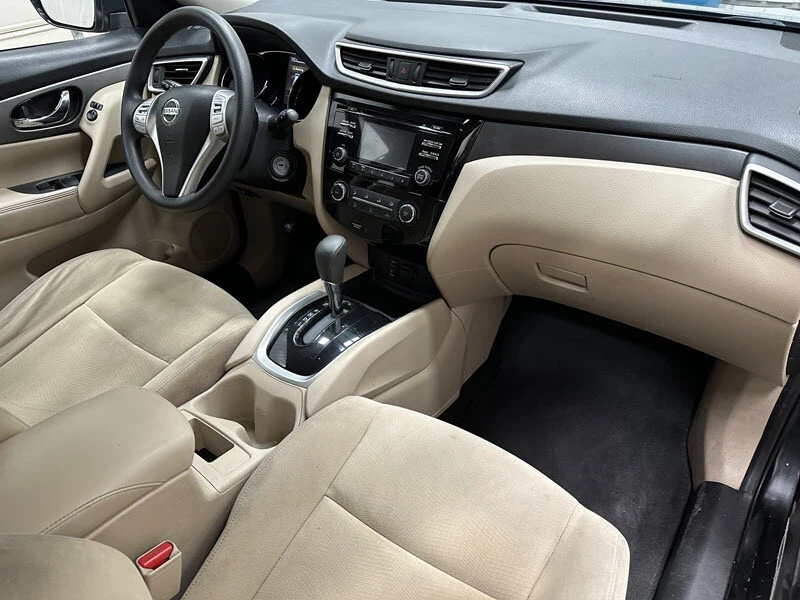 2016 Nissan Rogue - Image 18 of 21