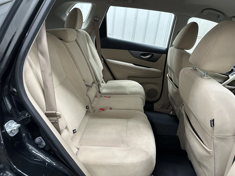 2016 Nissan Rogue - Image 15 of 21