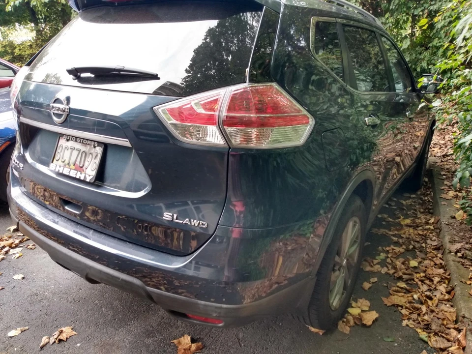 2016 Nissan Rogue - Image 5 of 10