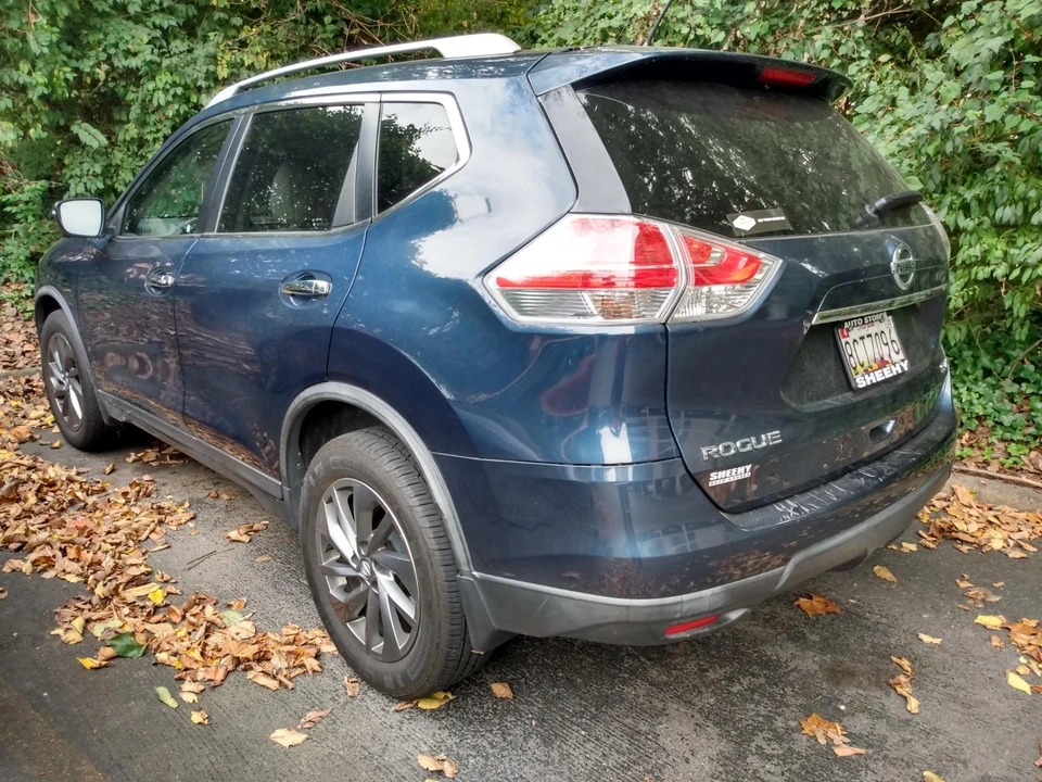 2016 Nissan Rogue - Image 6 of 10