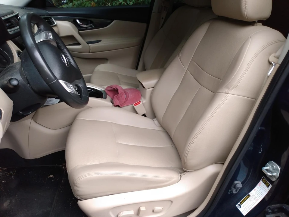 2016 Nissan Rogue - Image 8 of 10