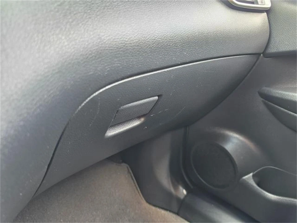 2016 Nissan Rogue - Image 23 of 31