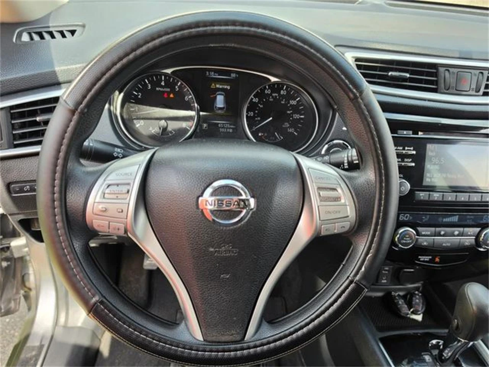 2016 Nissan Rogue - Image 18 of 31