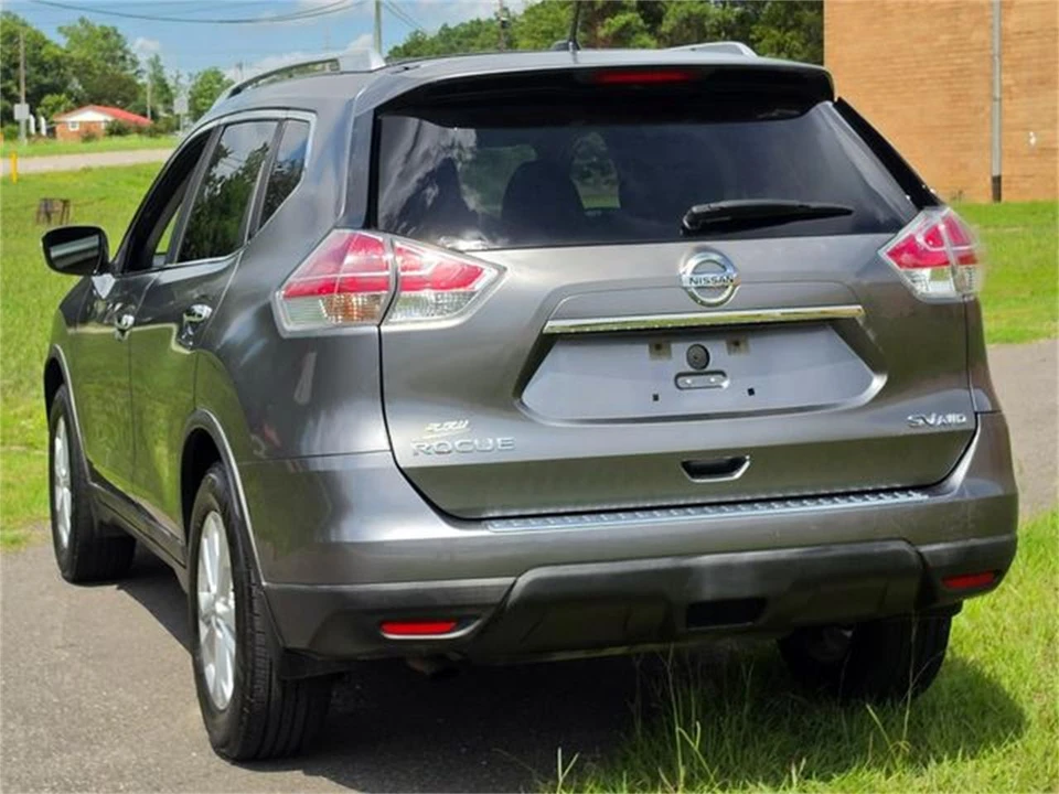 2016 Nissan Rogue - Image 10 of 31