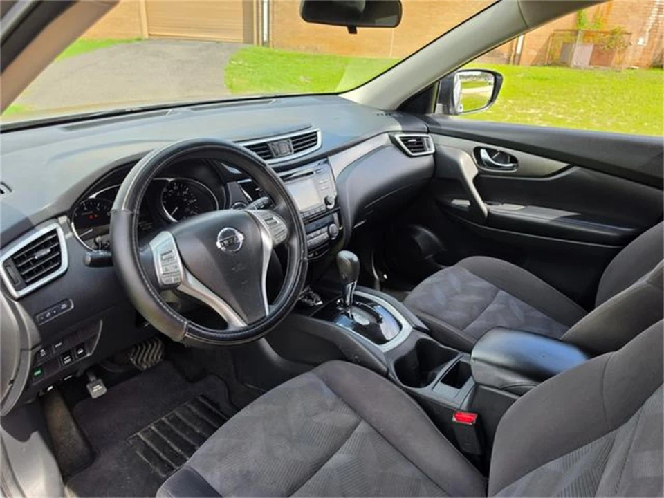 2016 Nissan Rogue - Image 16 of 31