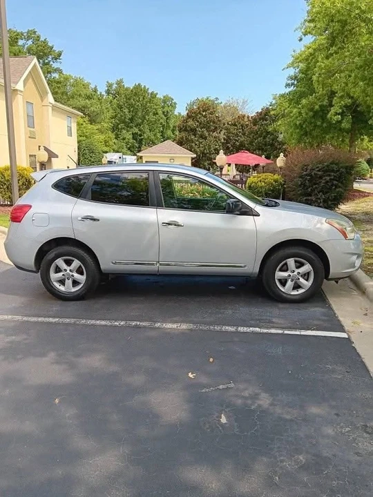 2016 Nissan Rogue - Image 3 of 3