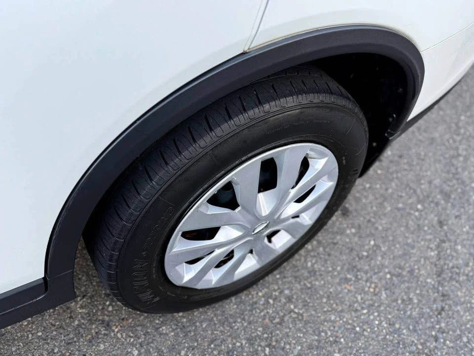 2016 Nissan Rogue - Image 17 of 17