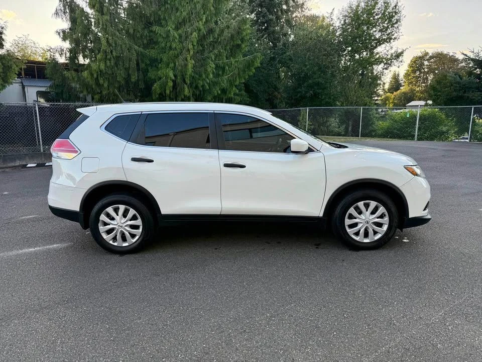 2016 Nissan Rogue - Image 4 of 17