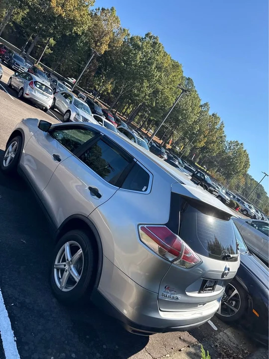 2016 Nissan Rogue - Image 2 of 16