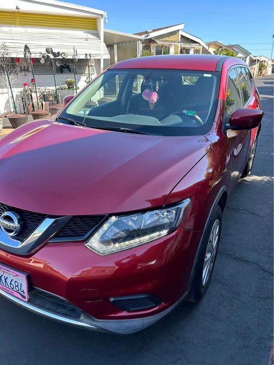 2016 Nissan Rogue - Image 2 of 9