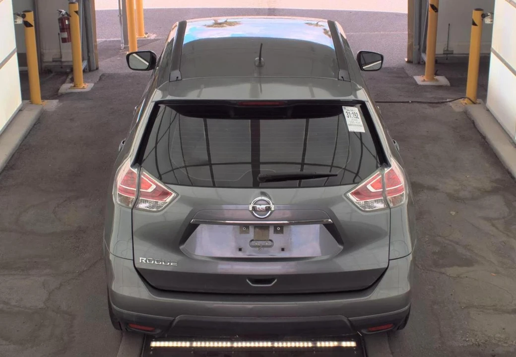 2016 Nissan Rogue - Image 6 of 16